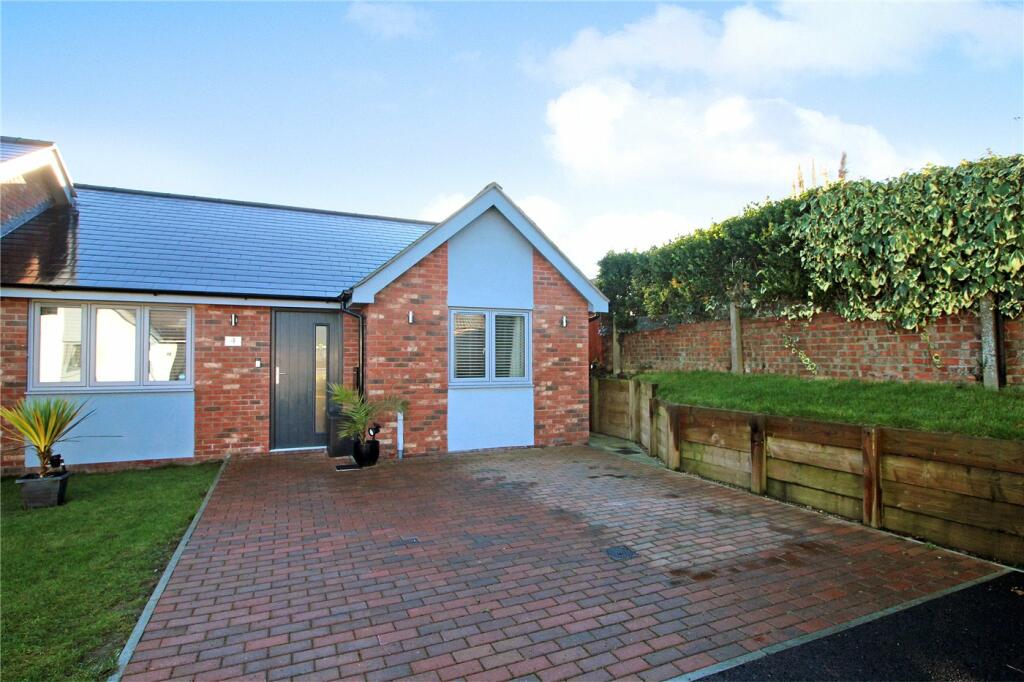 2 bedroom bungalow for sale in Oclee Place, Old Grammar Lane, Bungay