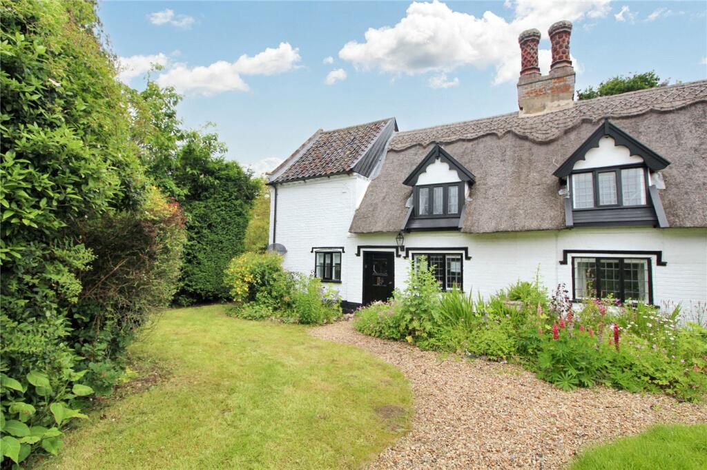 2 bedroom semidetached house for rent in Church Hill, Saxlingham