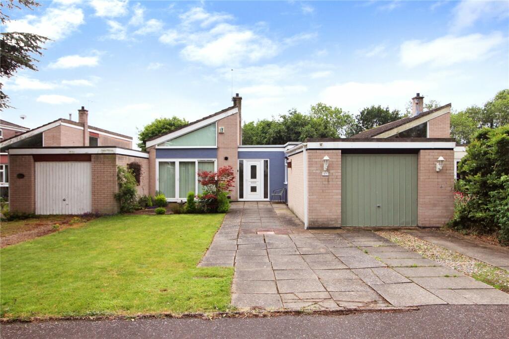 3 bedroom bungalow for sale in Springfields, Poringland, Norwich