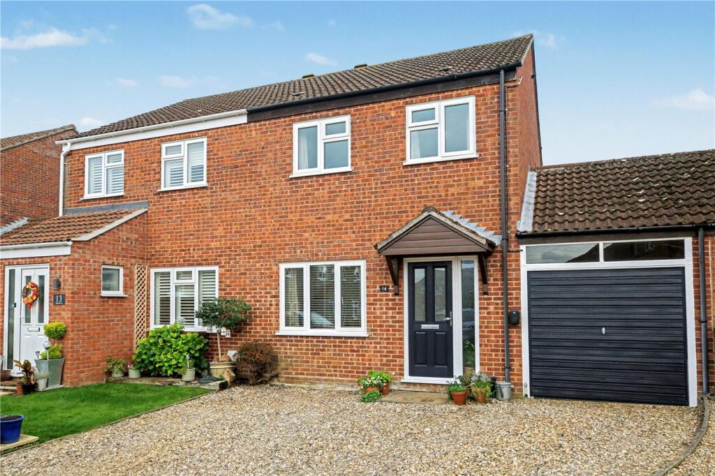 Main image of property: Thrush Close, Mulbarton, Norwich, NR14
