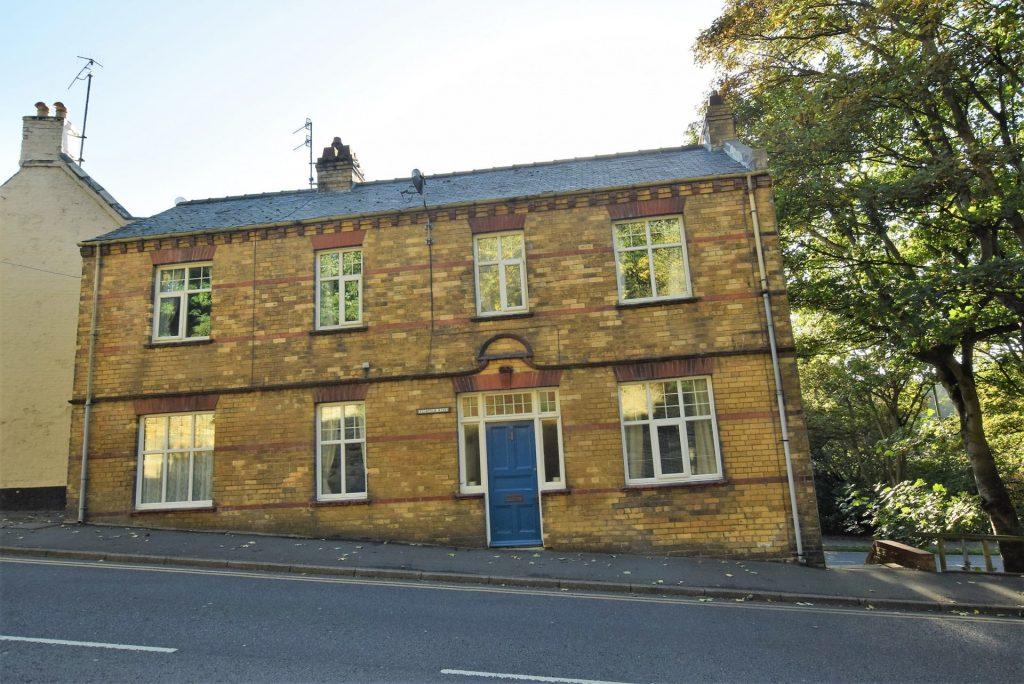 3 bedroom semidetached house for sale in Peasholm Rise, 4 Peasholm