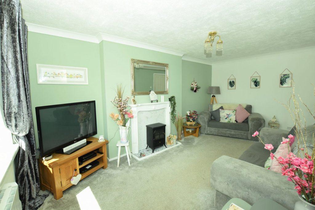 2 bedroom semidetached bungalow for sale in Cecil Road, Hunmaby, Filey