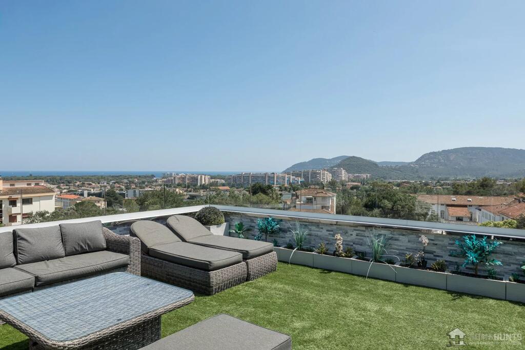 3 bedroom apartment for sale in ProvenceAlpsCote d`Azur, Alpes