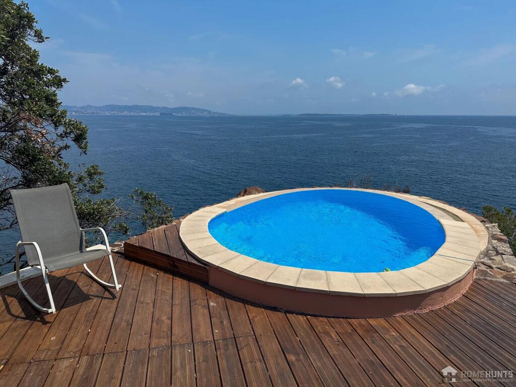 Main image of property: Provence-Alps-Cote d`Azur, Alpes-Maritimes, Théoule-sur-Mer