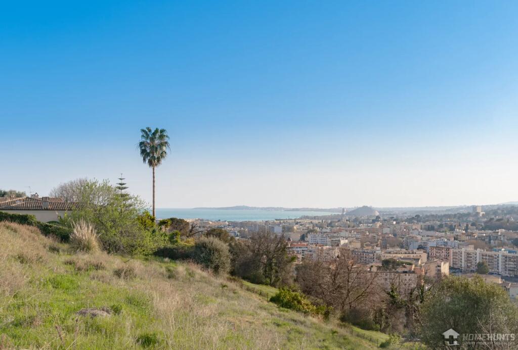 Main image of property: Provence-Alps-Cote d`Azur, Alpes-Maritimes, Cagnes-sur-Mer
