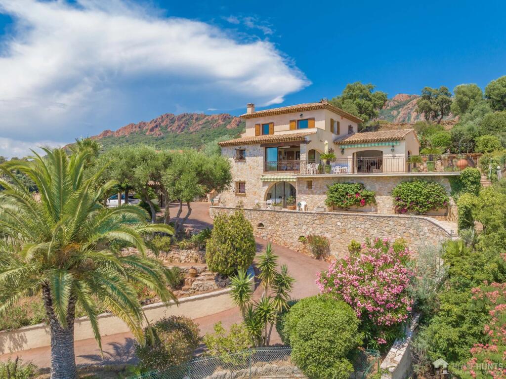 Main image of property: Provence-Alps-Cote d`Azur, Var, Agay