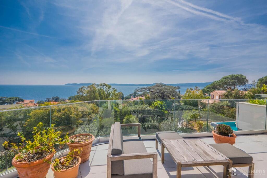 Main image of property: Provence-Alps-Cote d`Azur, Var, Ste-Maxime