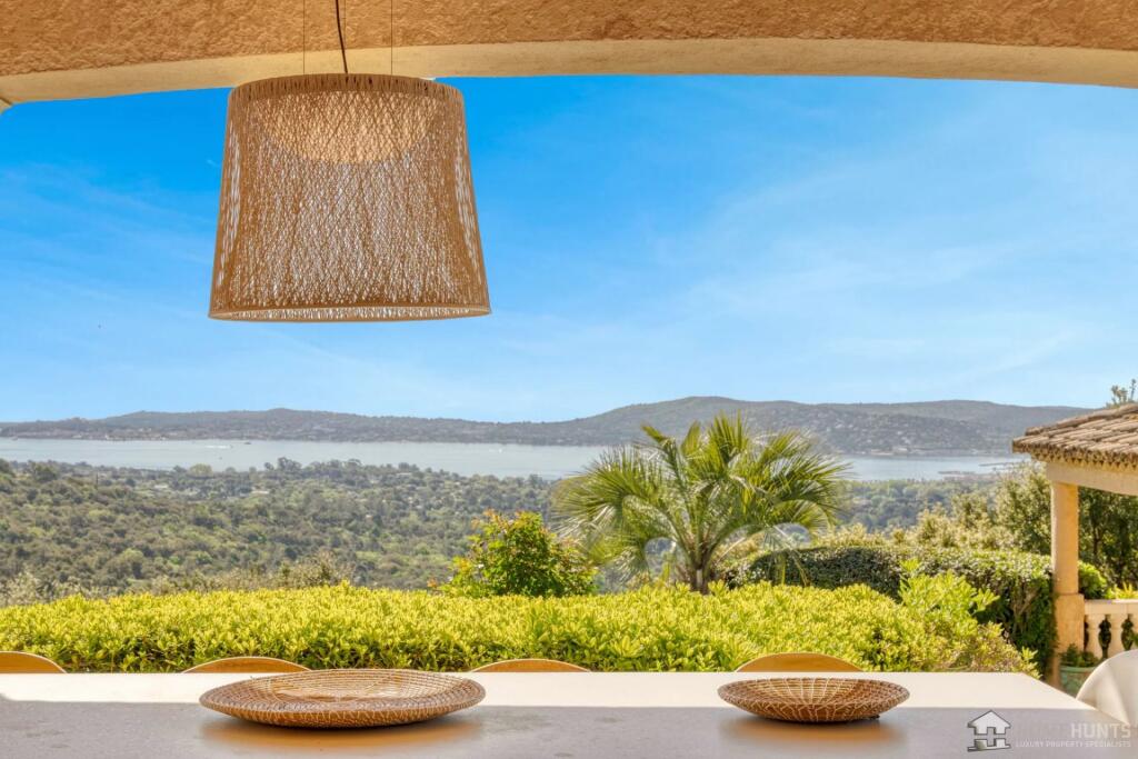 Main image of property: Provence-Alps-Cote d`Azur, Var, Grimaud