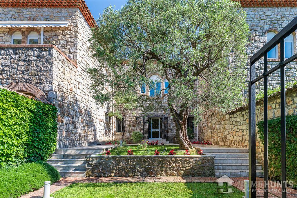 Main image of property: Provence-Alps-Cote d`Azur, Alpes-Maritimes, Roquebrune-Cap-Martin