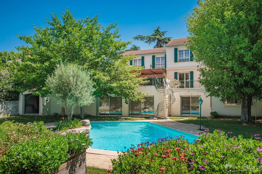 Main image of property: Provence-Alps-Cote d`Azur, Bouches-du-Rhône, Arles