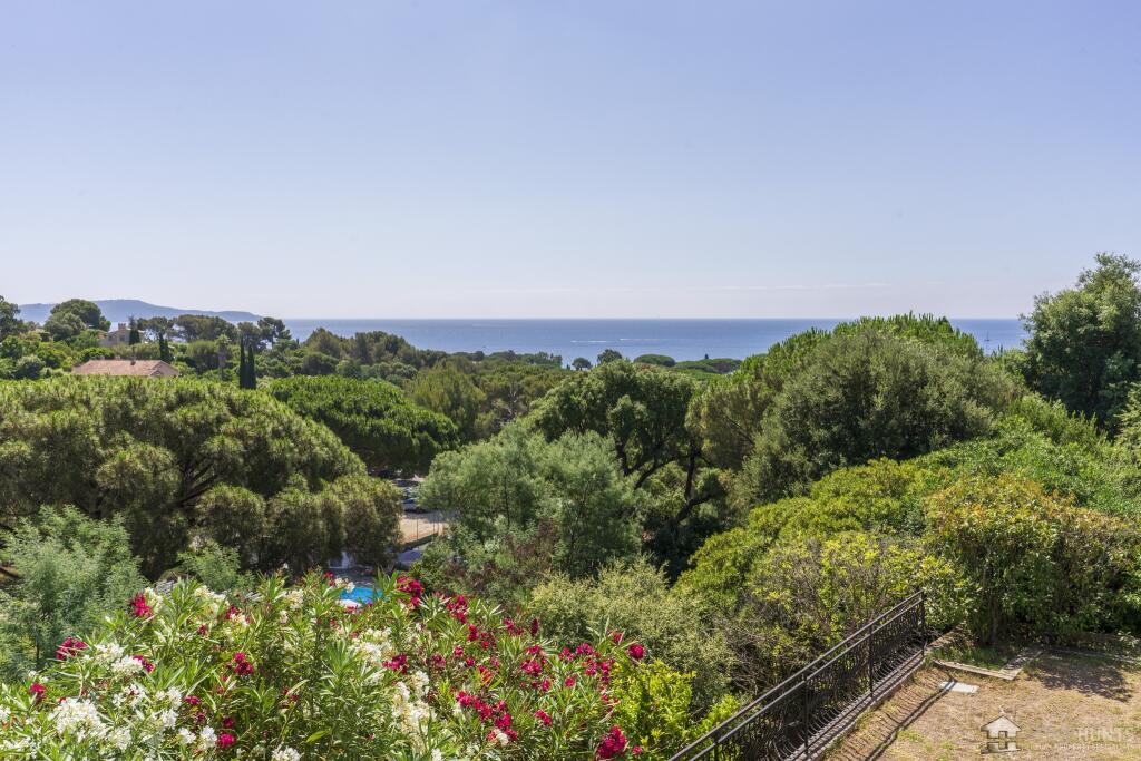 Main image of property: Provence-Alps-Cote d`Azur, Var, Cavalaire-sur-Mer