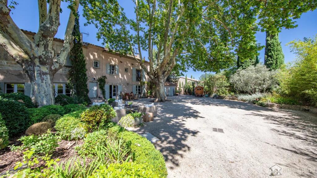 Main image of property: Provence-Alps-Cote d`Azur, Bouches-du-Rhône, Paradou