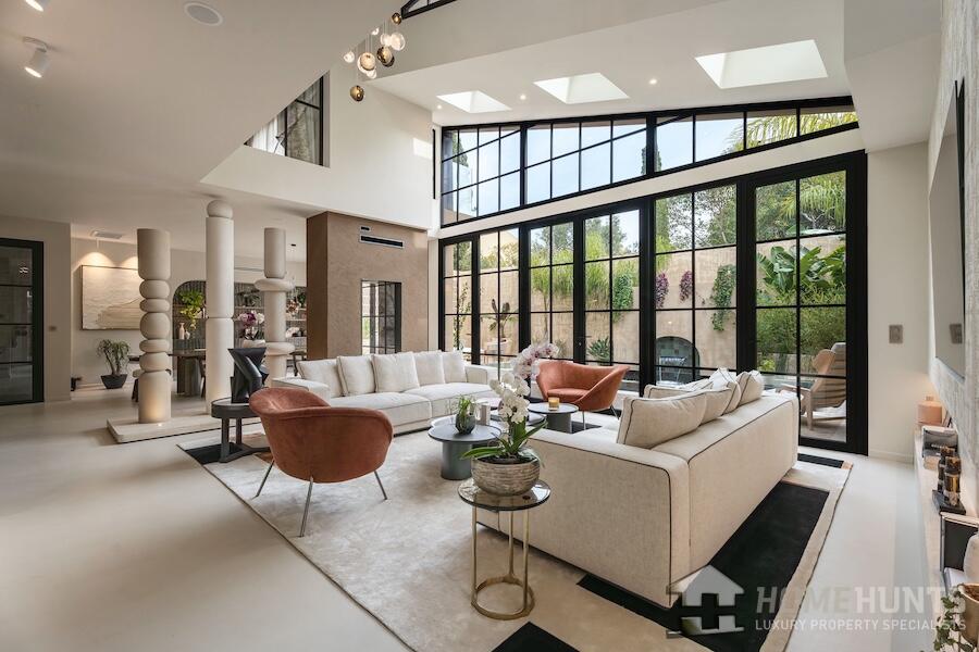 Main image of property: Provence-Alps-Cote d`Azur, Var, Sanary-sur-Mer