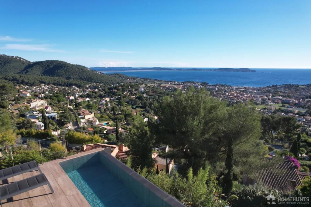 Main image of property: Provence-Alps-Cote d`Azur, Var, Carqueiranne