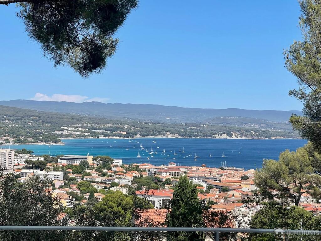 Main image of property: Provence-Alps-Cote d`Azur, Bouches-du-Rhône, La Ciotat