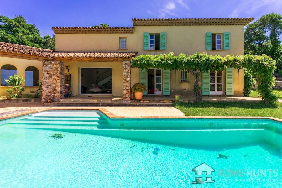 Main image of property: Provence-Alps-Cote d`Azur, Var, Cavalaire-sur-Mer