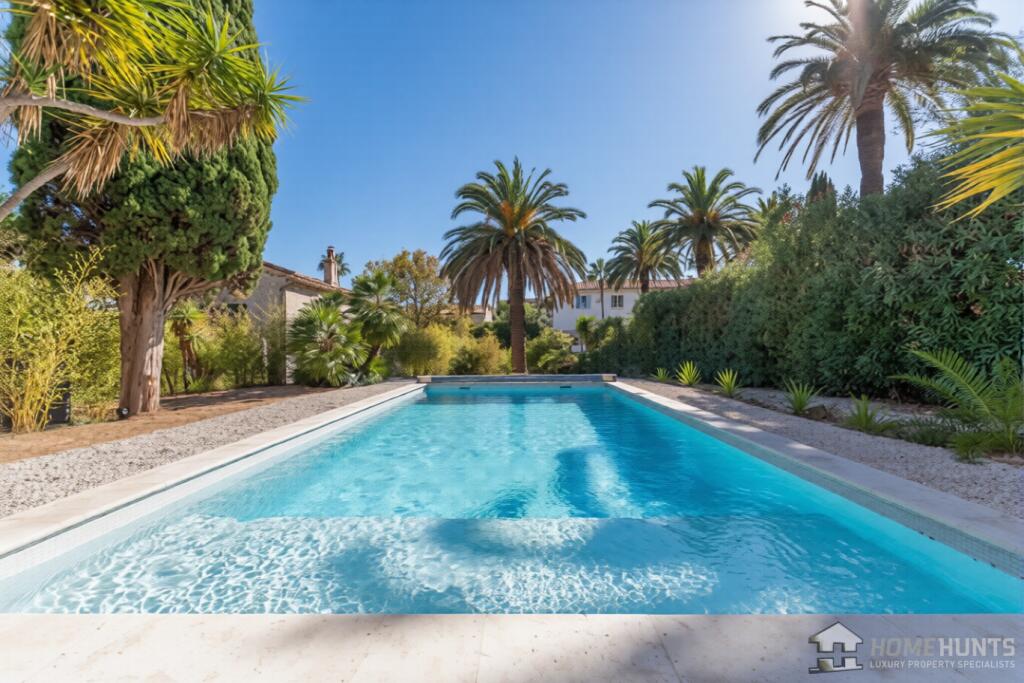 Main image of property: Provence-Alps-Cote d`Azur, Var, Sanary-sur-Mer