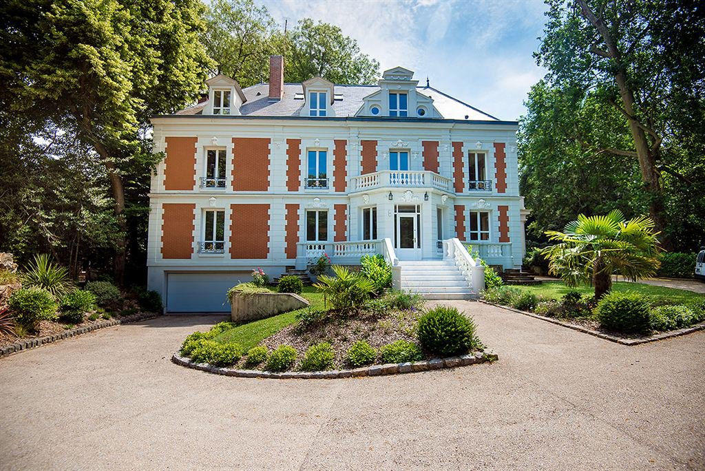 6 bedroom house for sale in RueilMalmaison, Paris Suburbs, Paris,, France