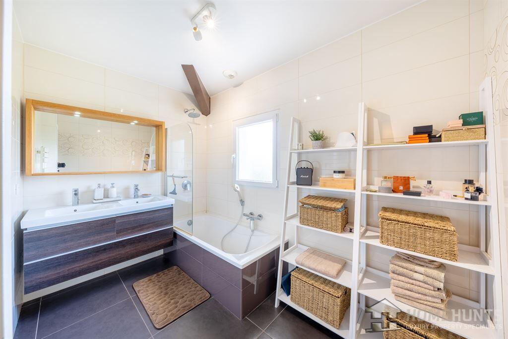 Main image of property: Rhone Alps, Haute-Savoie, Chens-sur-Léman