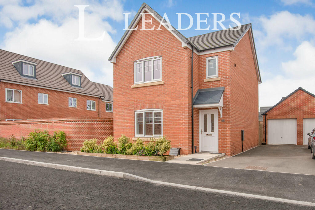 3 bedroom detached house for rent in Clews Close, Whittington