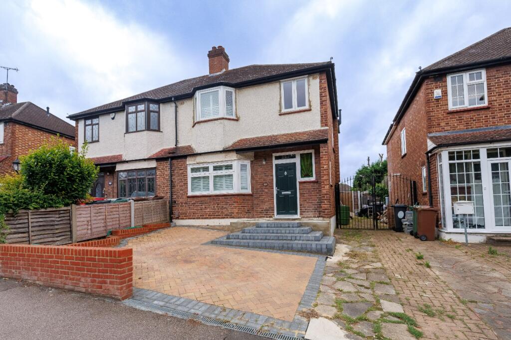 Main image of property: The Avenue, Highams Park