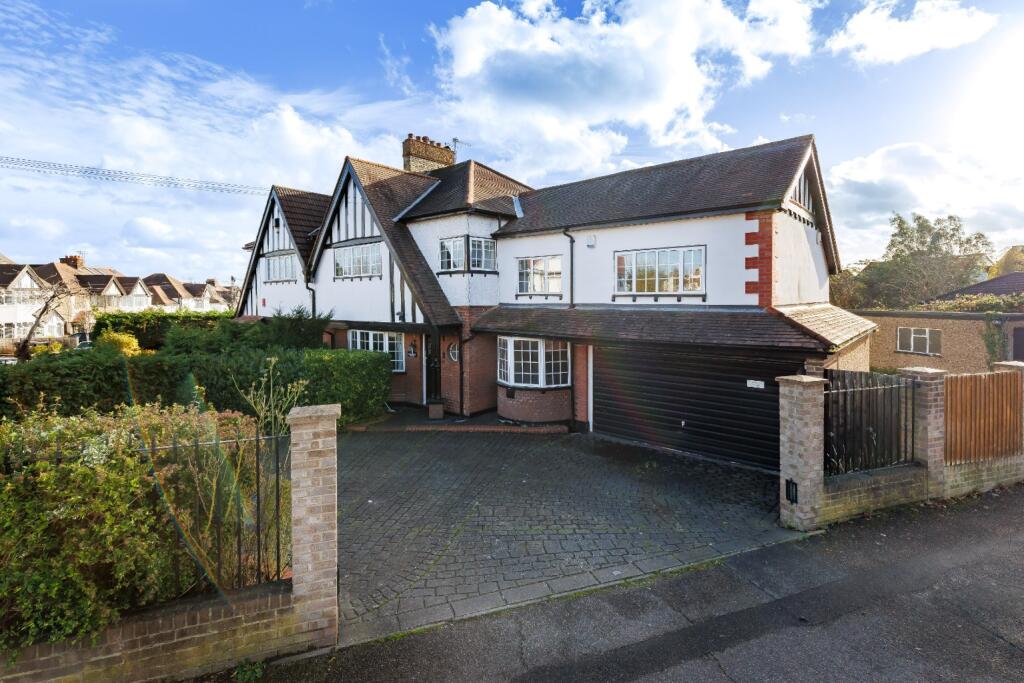 Main image of property: Beresford Road, Chingford, E4