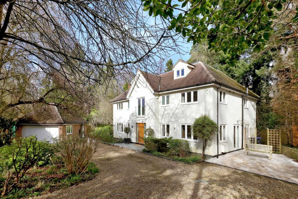 7 bedroom detached house for sale in Gregories Road, Beaconsfield, HP9