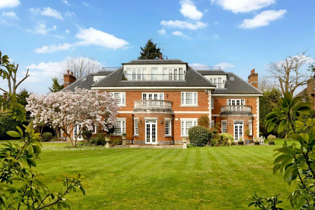 2 bedroom apartment for sale in Grove Road, Beaconsfield, HP9