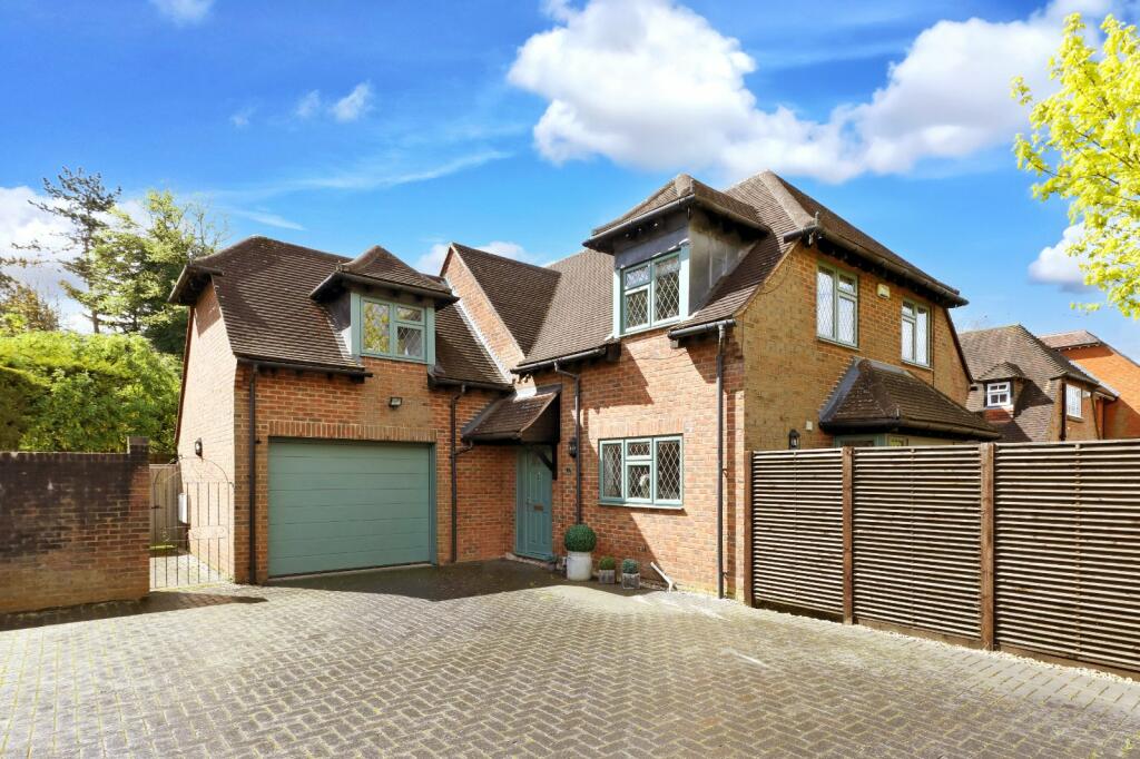 4 bedroom detached house for sale in Burgess Wood Road South