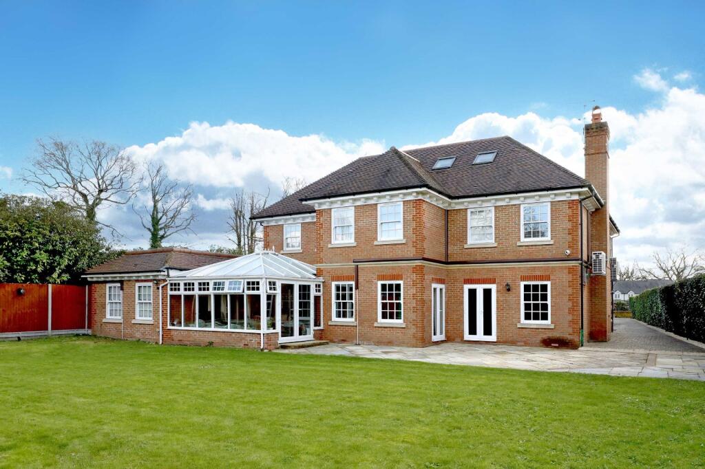 Main image of property: Templewood Lane, Farnham Common, Buckinghamshire, SL2