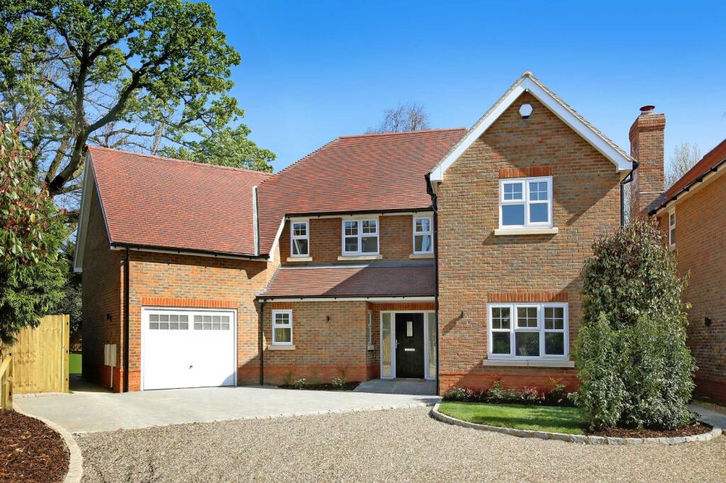 Main image of property: Dippingwell Court, Farnham Common, Buckinghamshire, SL2