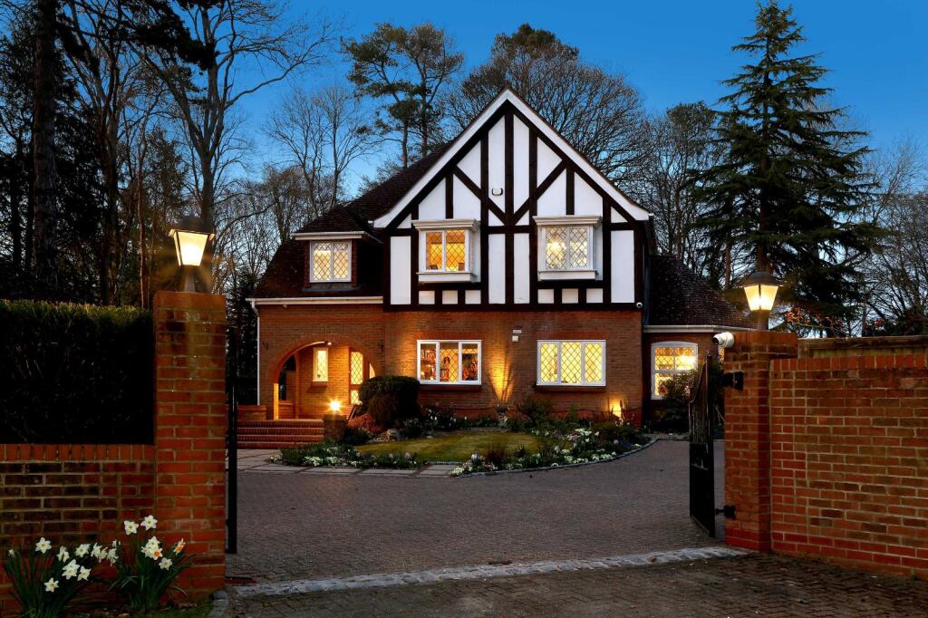 Main image of property: Manor Road, Penn, Buckinghamshire, HP10