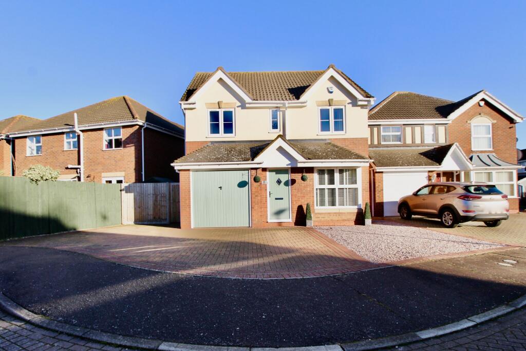 4 bedroom detached house for sale in Oxburgh Close, Park Farm, Stanground, Peterborough, PE2