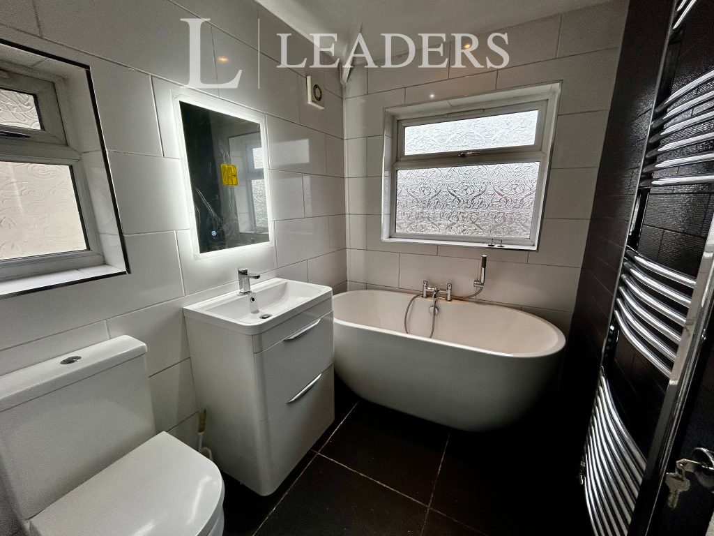 Additional property image - Teddington Grove, B42