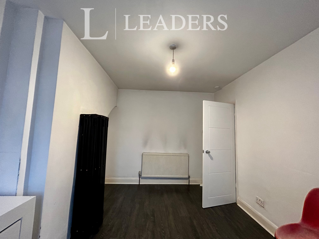Additional property image - Teddington Grove, B42