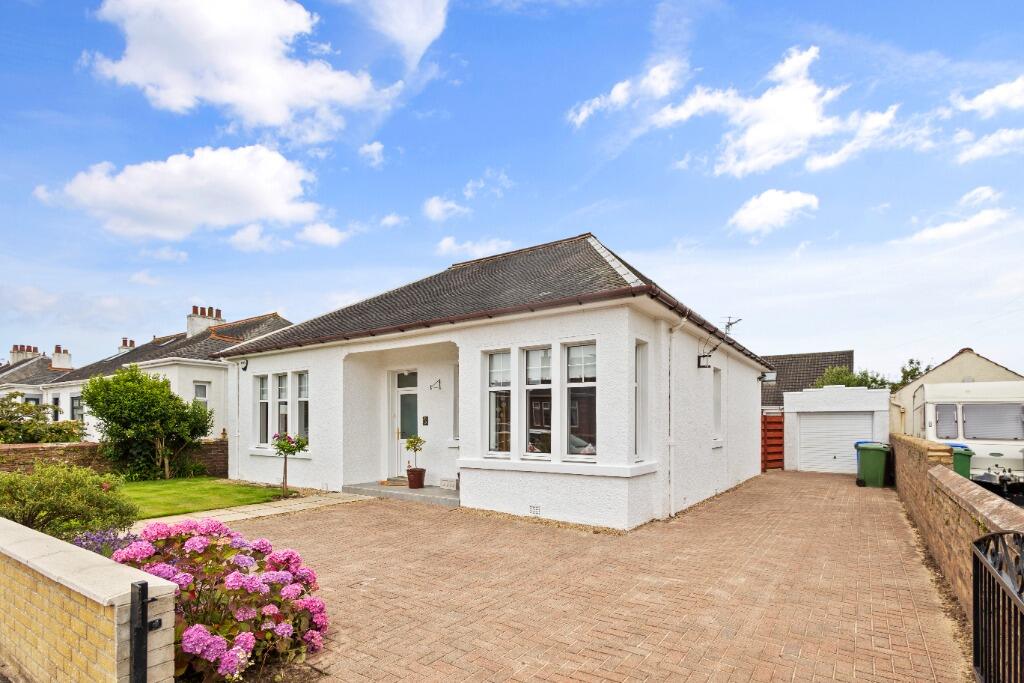 3 bedroom detached bungalow for sale in Midton Road, Prestwick, South