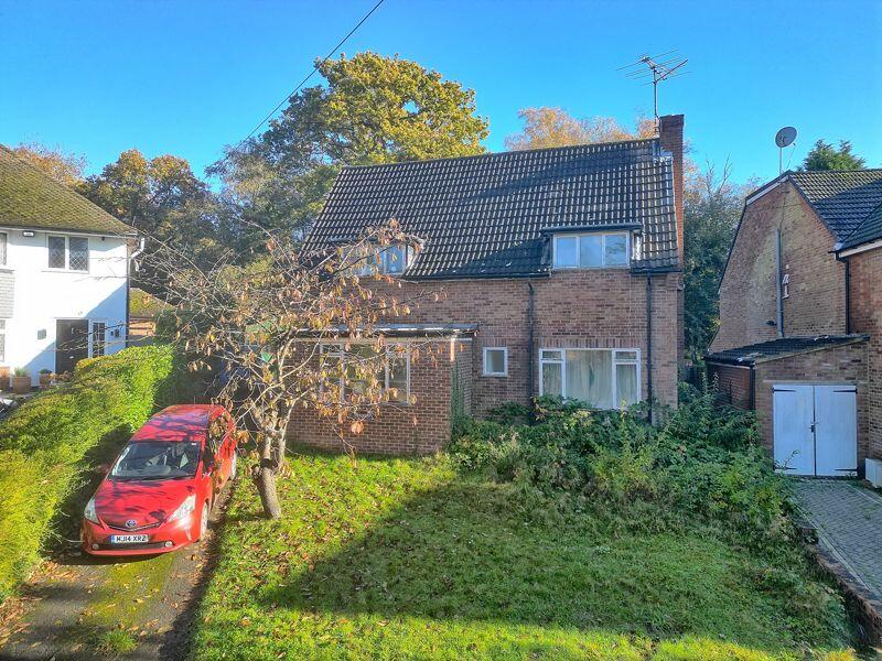 3 bedroom detached house for sale in Uplands Close, Gerrards Cross, SL9