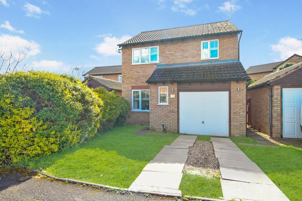 3 bedroom detached house for sale in Wilson Close, Bilton, Rugby, CV22
