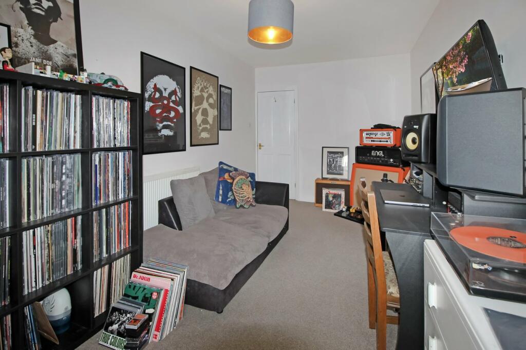 Additional property image - Grosvenor Road, Rugby, CV21