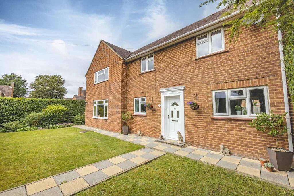 Main image of property: The Green, Burnham, SL1