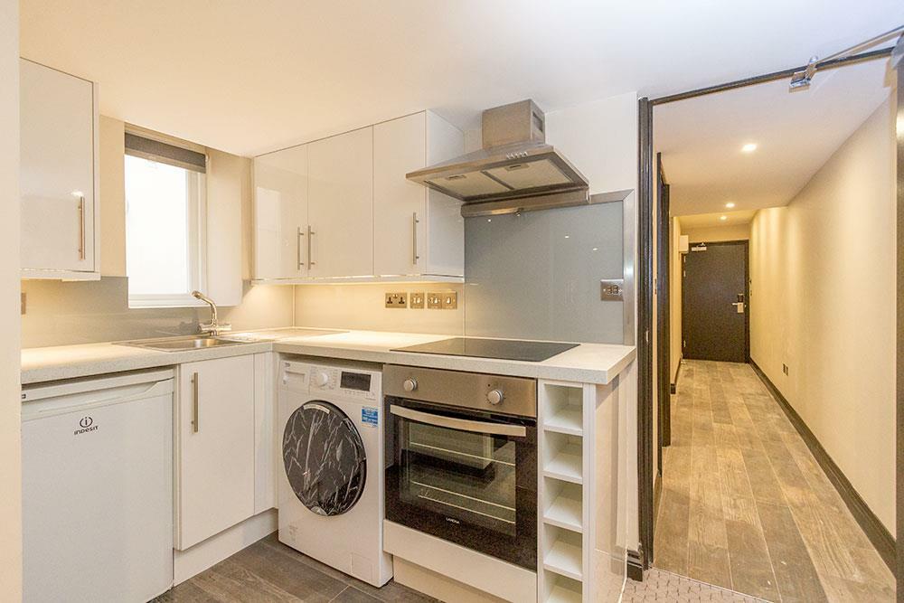 Studio flat for rent in Gloucester Terrace, London, W2