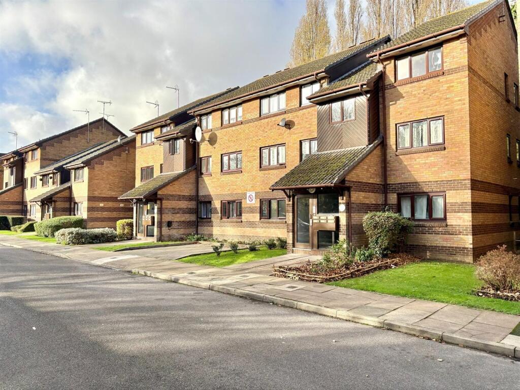 Main image of property: Harp Island Close, London