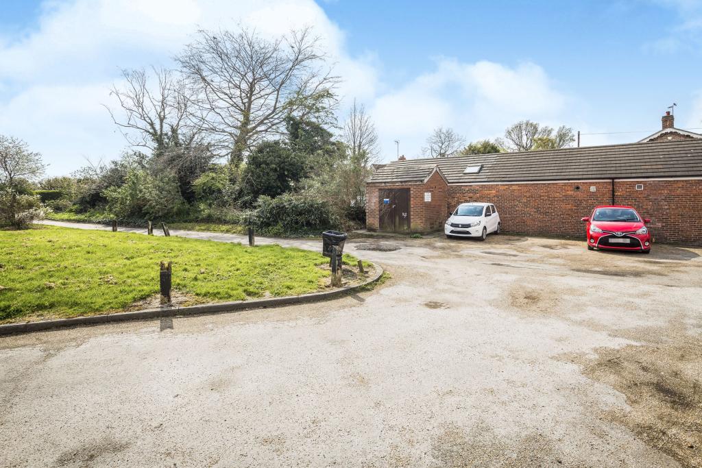 2 bedroom terraced house for rent in Heath Road, Upton, Chester, CH2