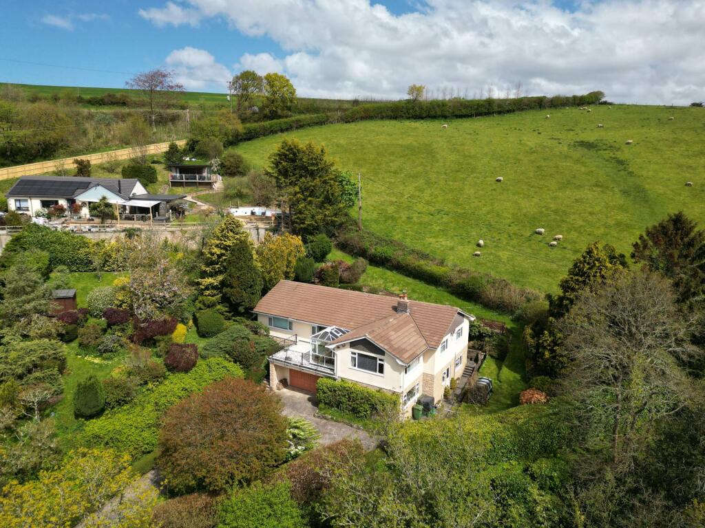 4 bedroom detached house for sale in Weare Giffard, EX39