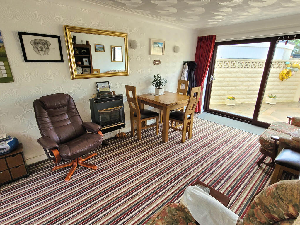 3 bedroom detached bungalow for sale in Summerfield Drive, Nottage