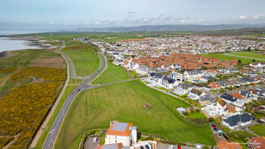 Additional property image - SPRINGFIELD AVENUE, PORTHCAWL, CF36 3LB