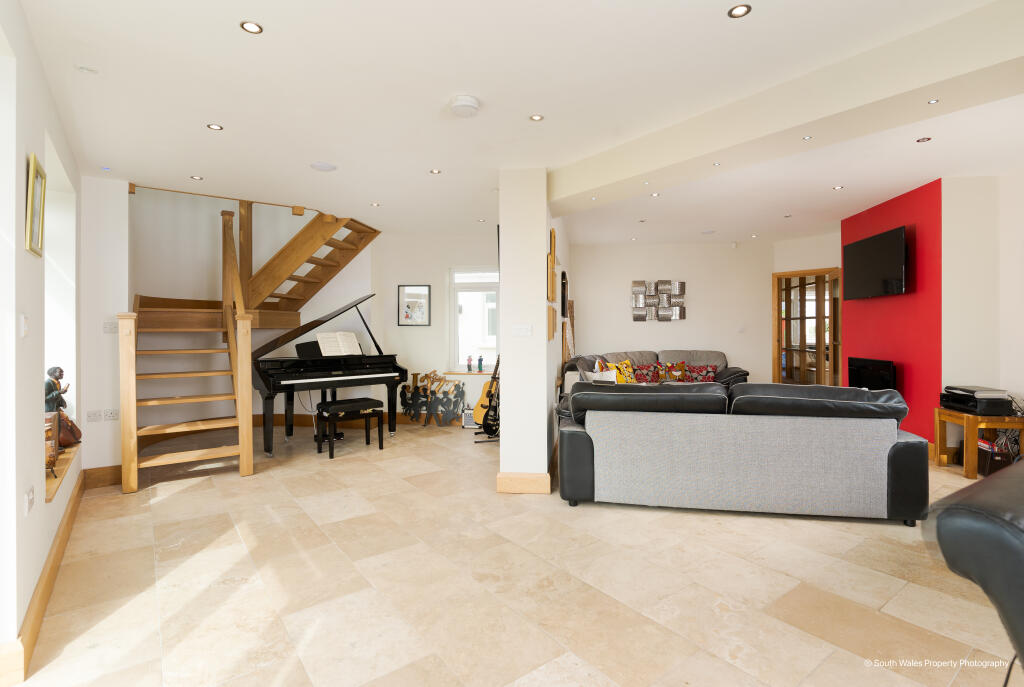Additional property image - SPRINGFIELD AVENUE, PORTHCAWL, CF36 3LB