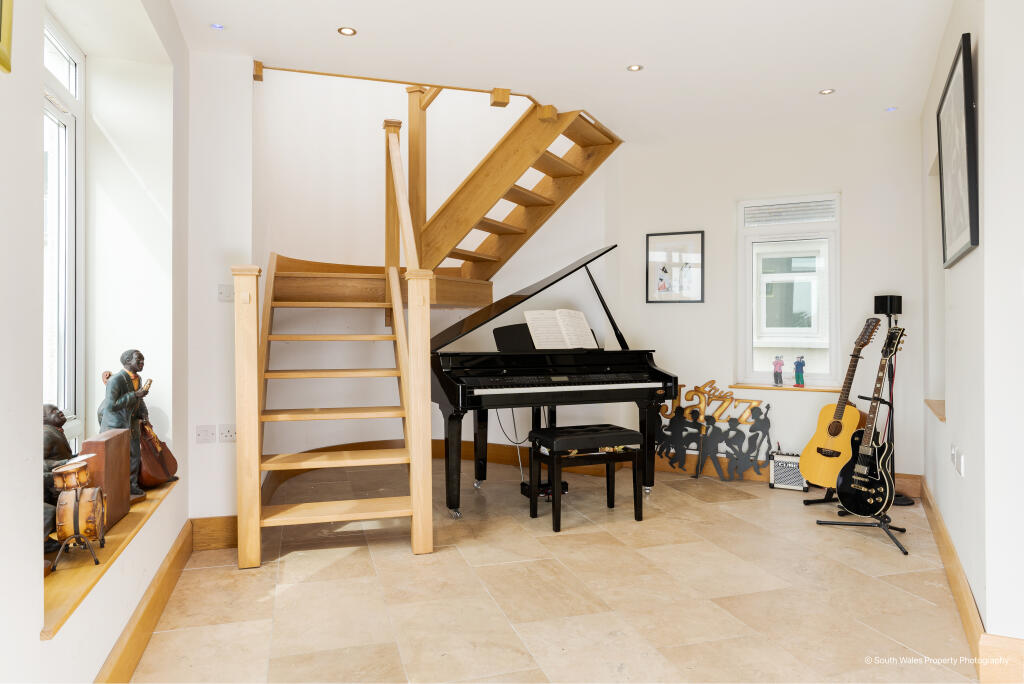 Additional property image - SPRINGFIELD AVENUE, PORTHCAWL, CF36 3LB