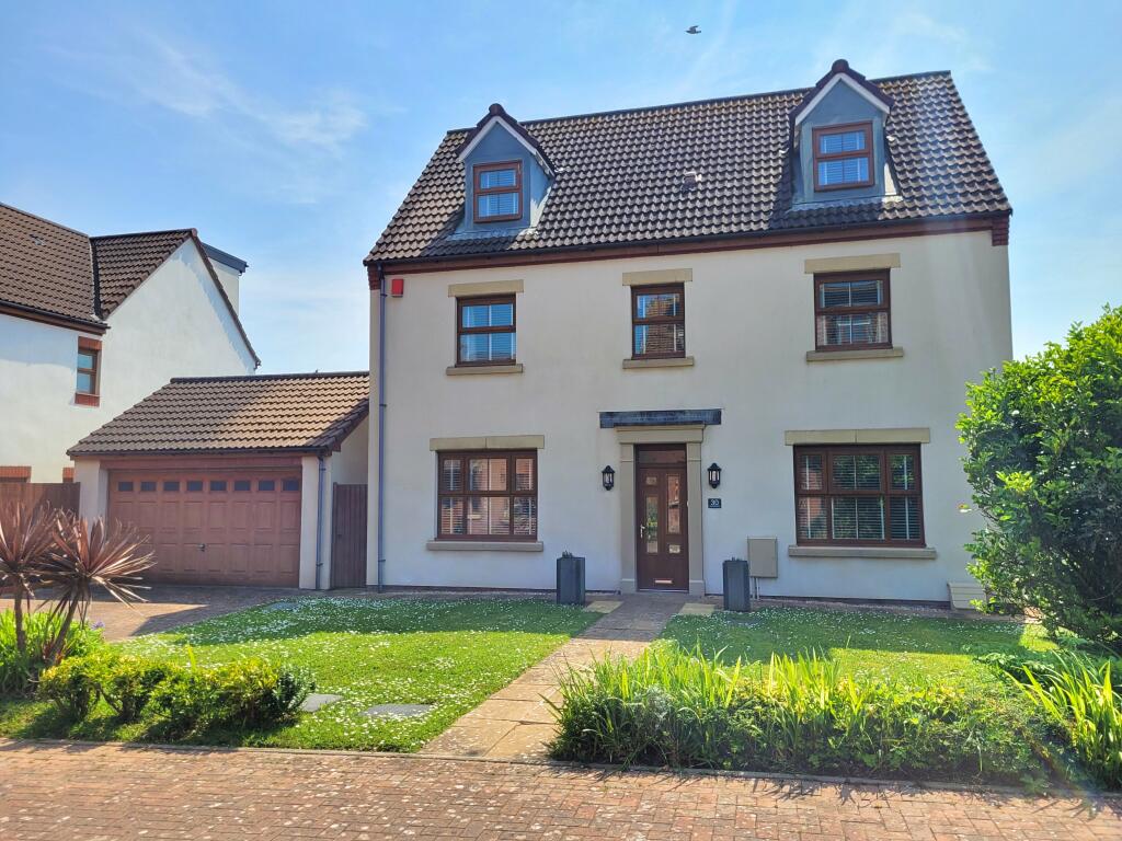 5 bedroom detached house for sale in Sanderling Way, Rest Bay