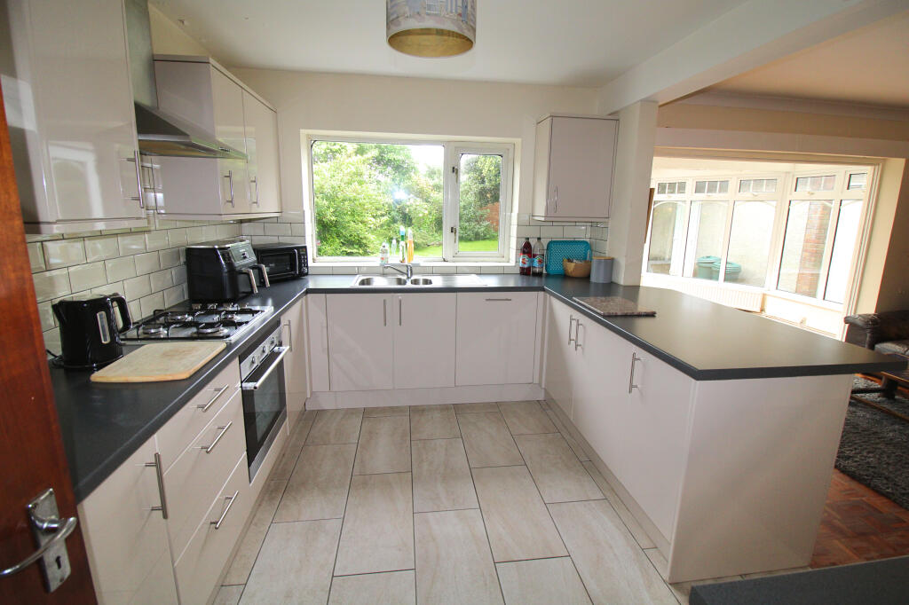 Additional property image - CARLTON PLACE, PORTHCAWL, CF36 3ET